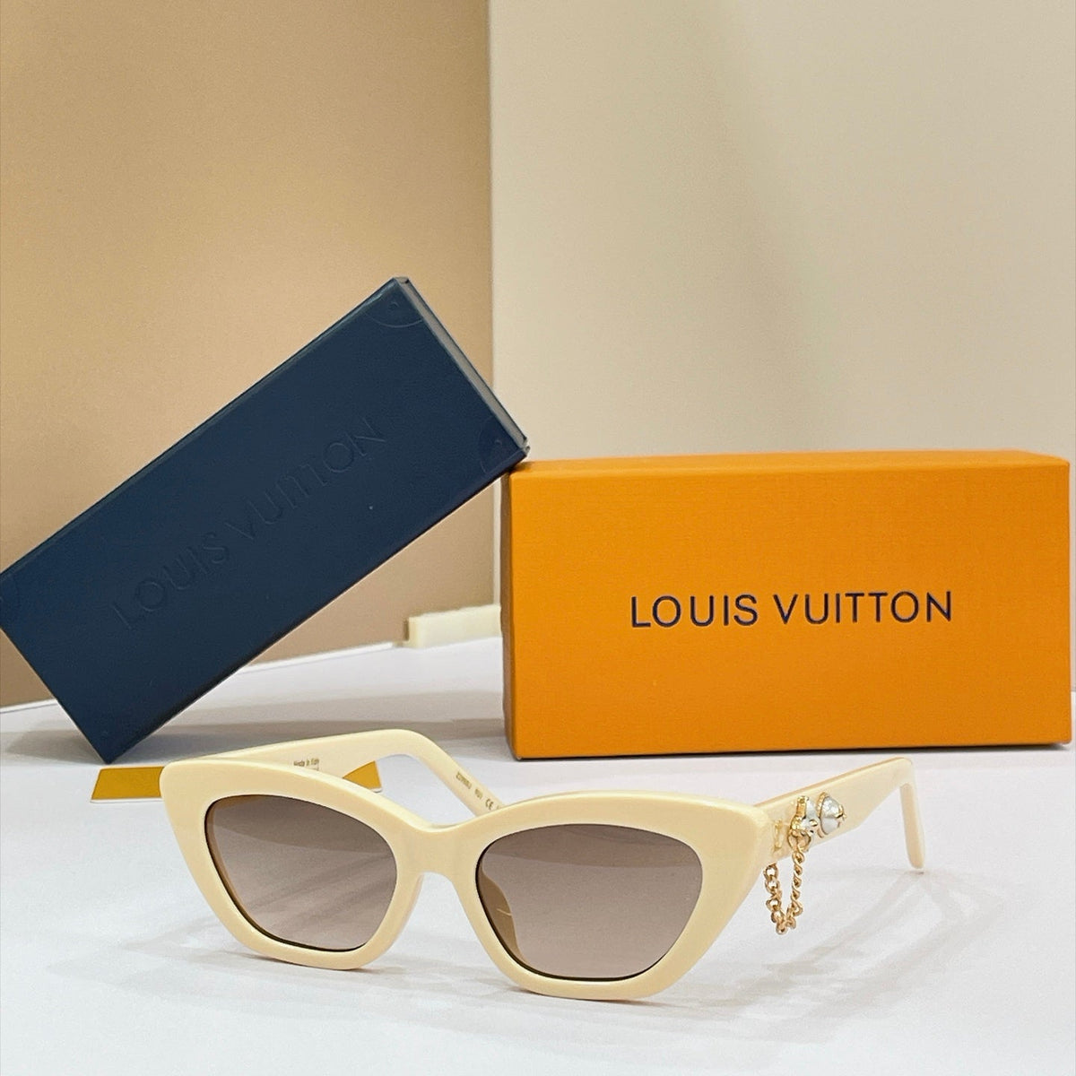Louis Vuitton Z2988U Sunglasses